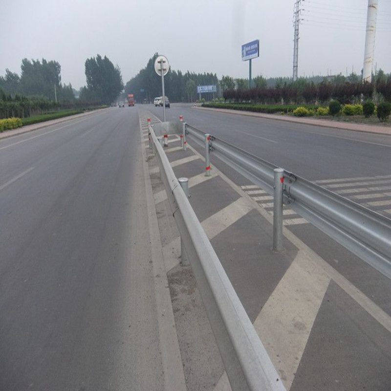 武漢護(hù)欄廠家直銷(xiāo)高速公路護(hù)欄 鄉(xiāng)村公路護(hù)欄  波形護(hù)欄板