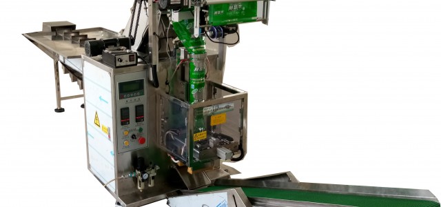 衡水市濕粉條包裝機(jī)，拉皮包裝機(jī)，釀皮包裝機(jī)